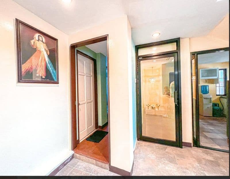 Luxury 5-Bedroom Pool House for Rent in Talisay